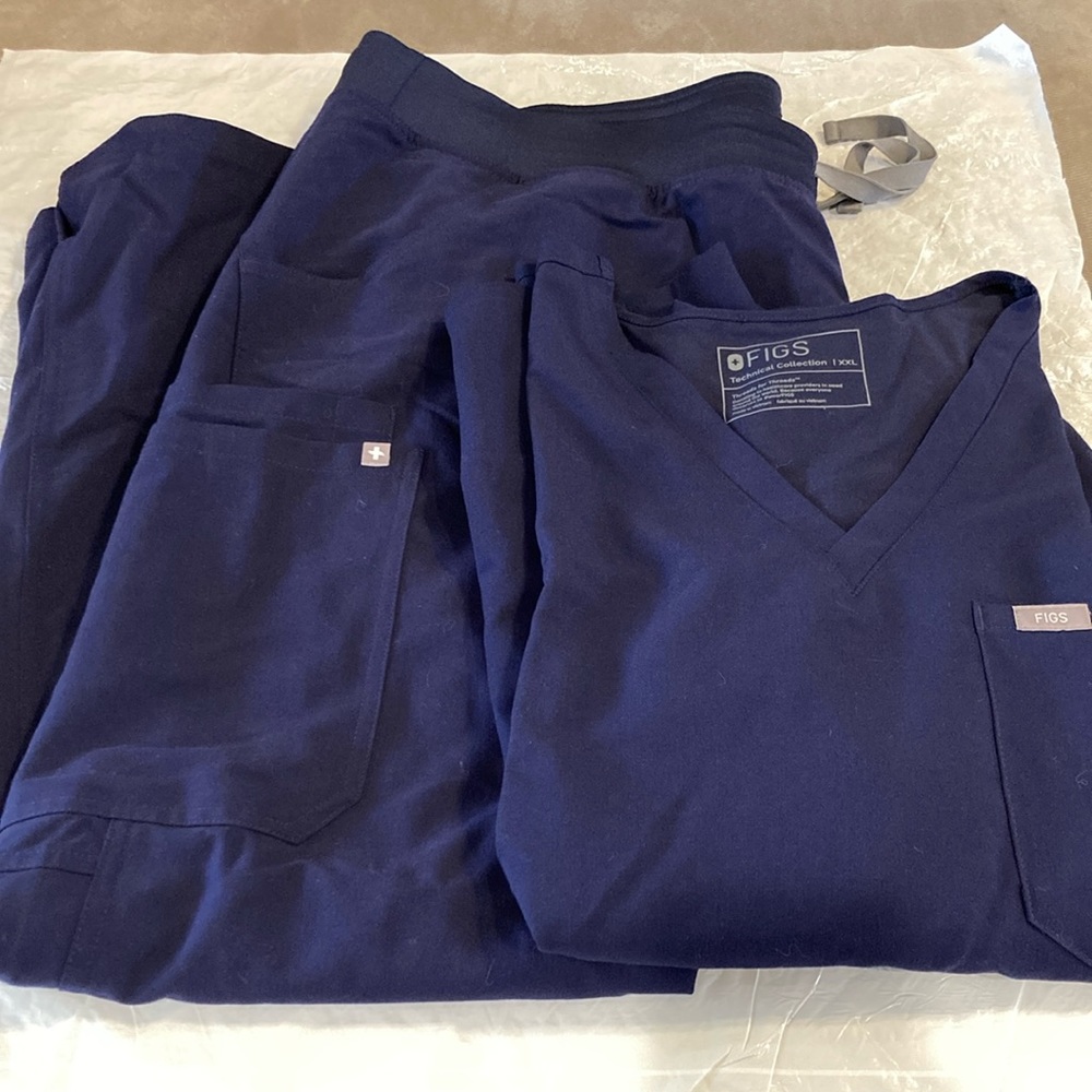 Figs Scrub Set
